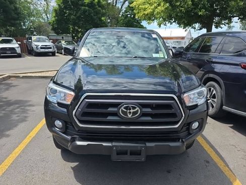 Used 2023 Toyota Tacoma SR5 AWD/4WD image 2