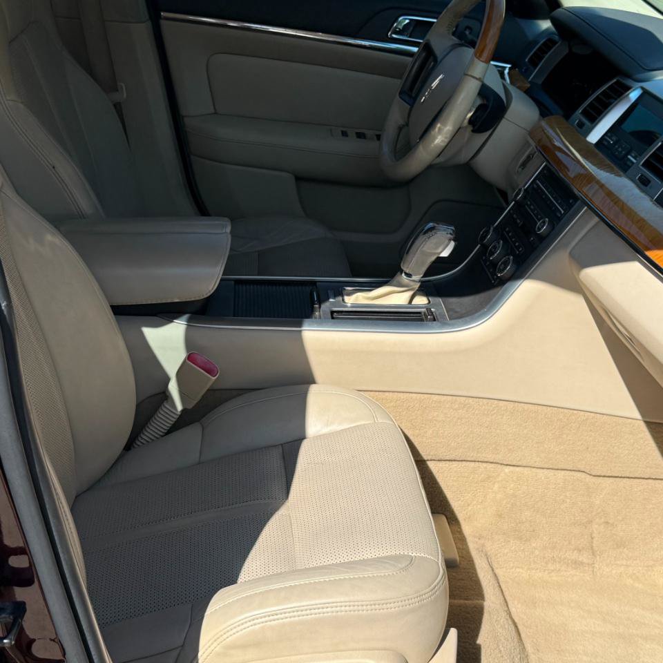 Used 2010 Lincoln MKS FWD image 11