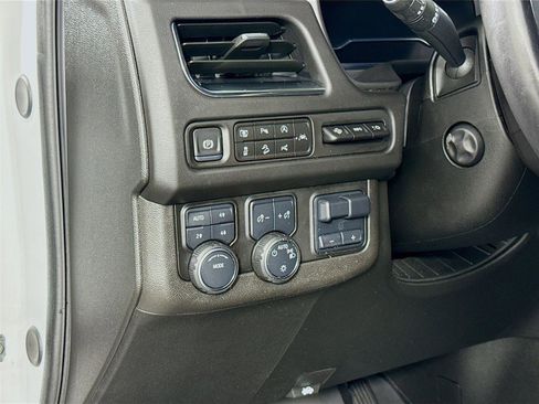 Used 2024 Chevrolet Suburban Premier w/ Advanced Technology Package AWD/4WD image 7