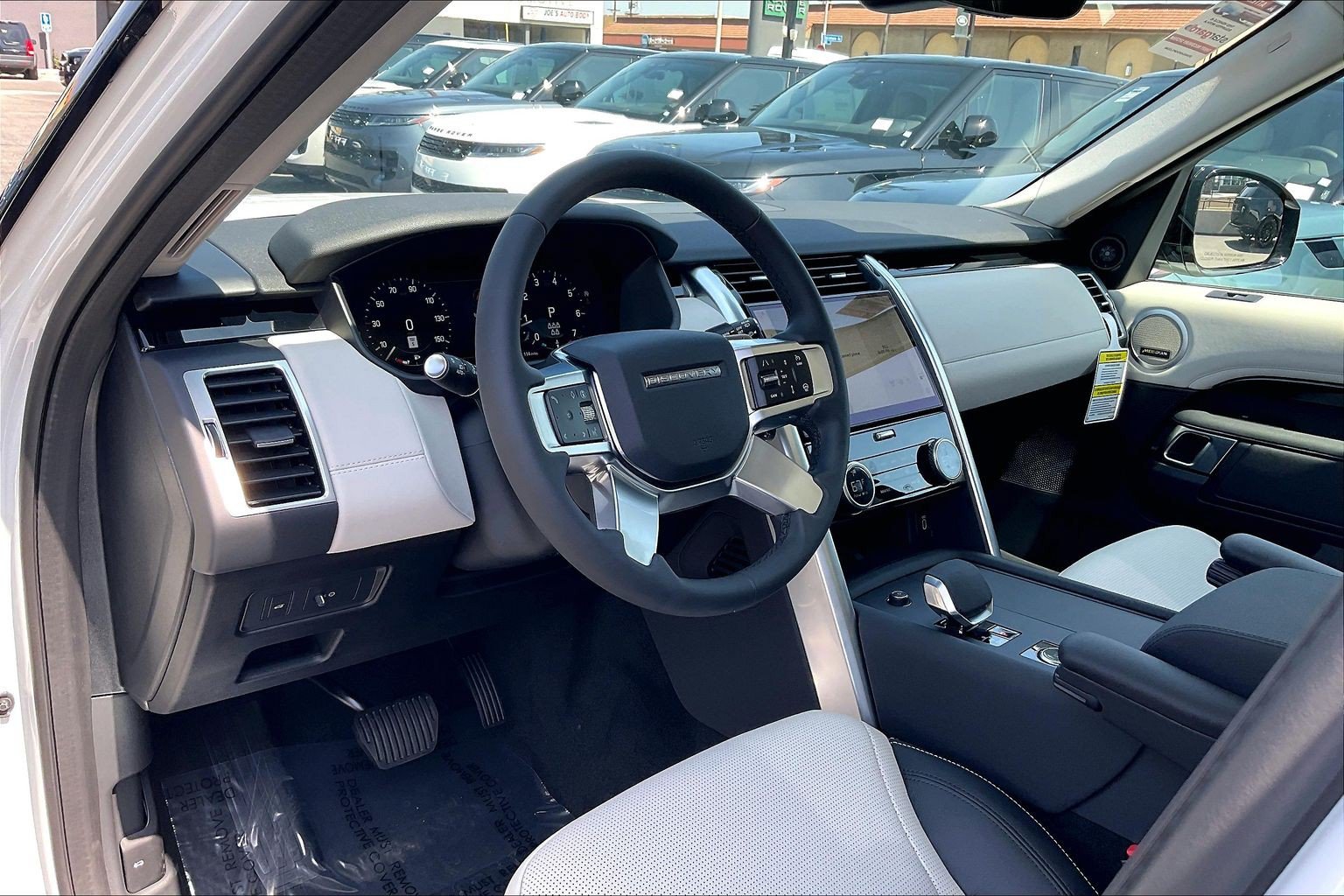 New 2026 Land Rover Discovery S AWD/4WD image 12