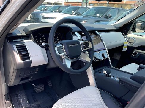 New 2026 Land Rover Discovery S AWD/4WD image 12