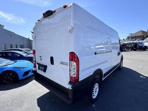 Used 2025 RAM ProMaster 2500 w/ Storage Group image 9