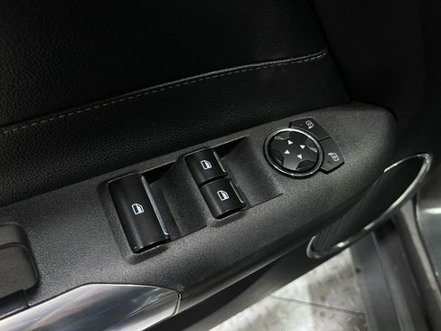 Used 2018 Ford Mustang Premium image 15