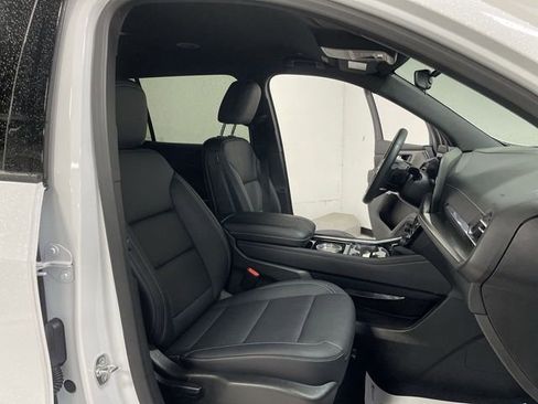 Used 2026 Chevrolet Traverse LT AWD/4WD image 19