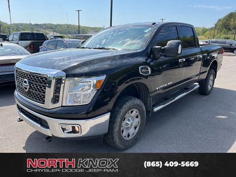 Used 2018 Nissan Titan XD image 1