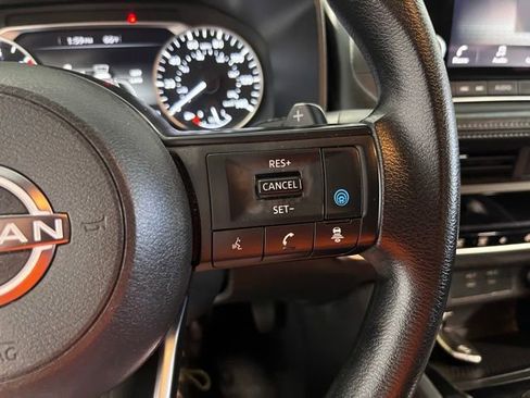 Used 2024 Nissan Rogue SV FWD image 27