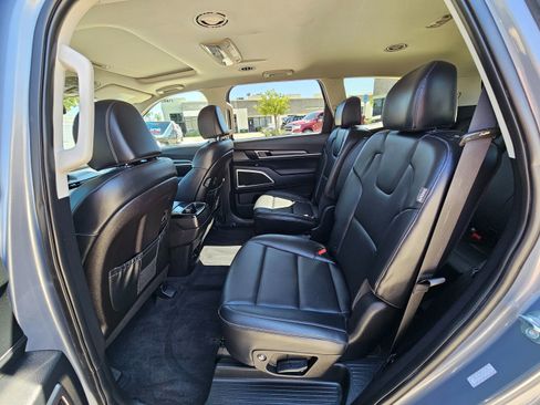 Used 2025 Kia Telluride S image 19