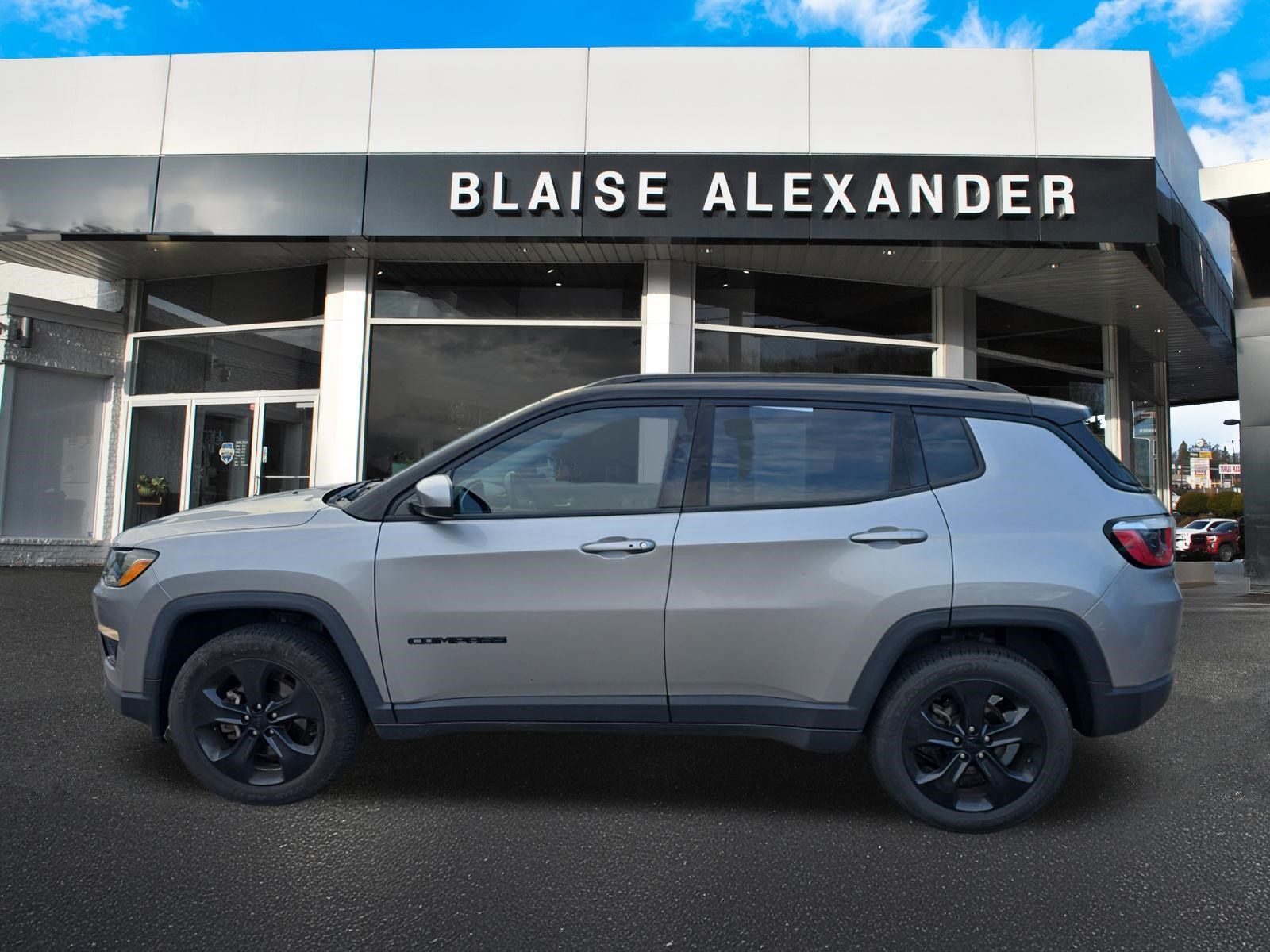 Used 2018 Jeep Compass Latitude w/ Popular Equipment Group AWD/4WD image 6