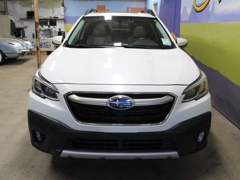 Used 2022 Subaru Outback Limited AWD/4WD image 3
