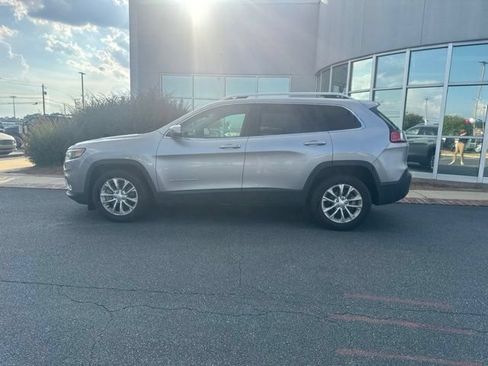 Used 2019 Jeep Cherokee Latitude w/ Popular Appearance Group FWD image 11