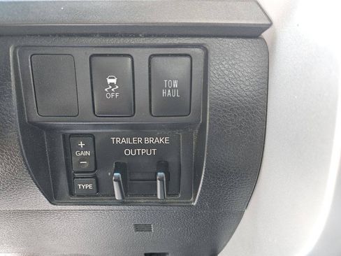 Used 2016 Toyota Tundra SR5 AWD/4WD image 29