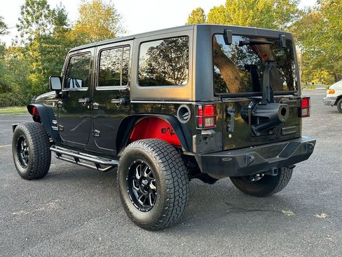 Used 2015 Jeep Wrangler Unlimited Sahara w/ Dual Top Group image 3