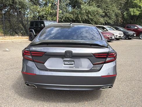 Used 2018 Honda Accord Sport image 6