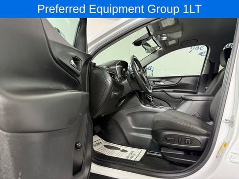 Used 2022 Chevrolet Equinox LT image 9