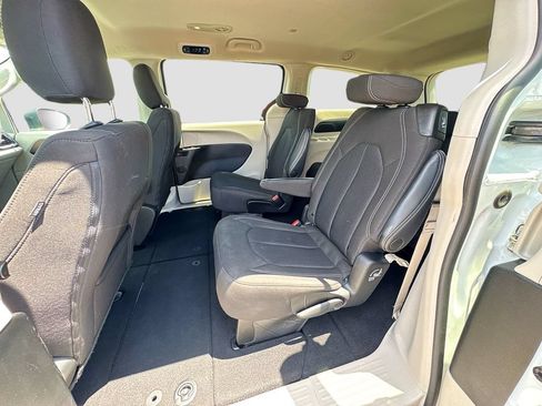 Used 2023 Chrysler Voyager LX FWD image 24
