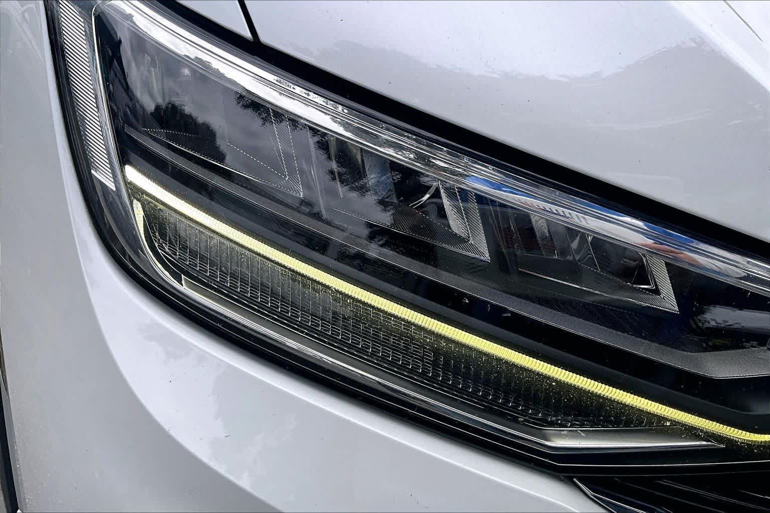 Used 2022 Volkswagen Tiguan SE R-Line FWD image 28
