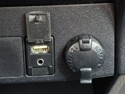 Used 2016 Toyota RAV4 XLE FWD image 9