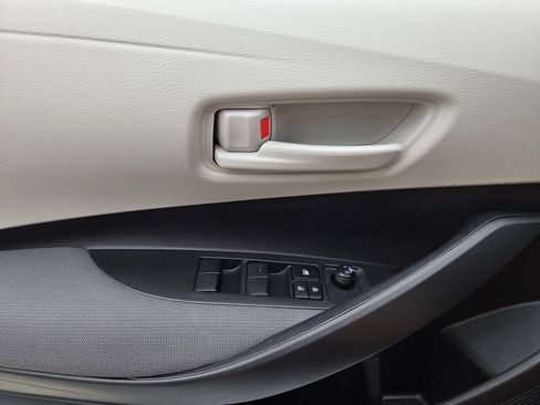 Used 2024 Toyota Corolla LE w/ LE Convenience Package FWD image 25