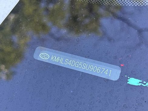 Used 2025 Hyundai Elantra SEL FWD image 7