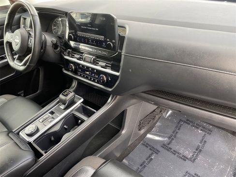 Used 2022 Nissan Pathfinder SL w/ Lighting Package (N92) image 8