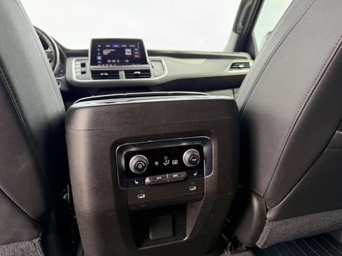 Used 2021 Chevrolet Suburban RST w/ Luxury Package AWD/4WD image 20