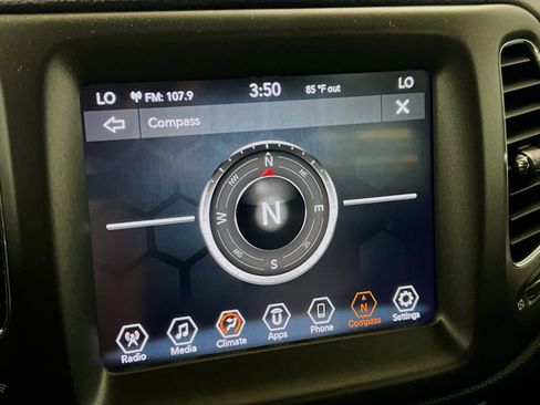 Used 2019 Jeep Compass Trailhawk AWD/4WD image 9