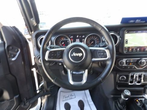 Used 2022 Jeep Wrangler Unlimited Sahara AWD/4WD image 22