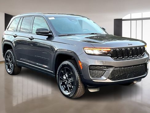 New 2025 Jeep Grand Cherokee Altitude image 1
