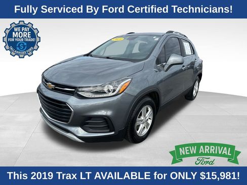 Used 2019 Chevrolet Trax LT w/ LT Convenience Package image 1
