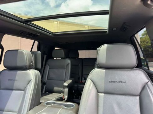 Used 2021 GMC Yukon Denali w/ Denali Ultimate Package AWD/4WD image 11