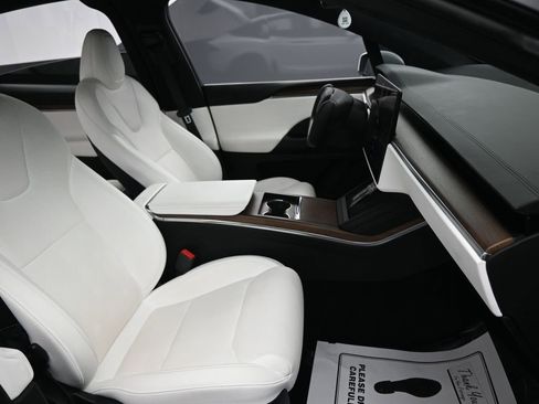Used 2023 Tesla Model X AWD/4WD image 30