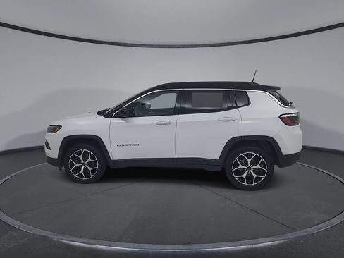 Certified 2025 Jeep Compass Limited AWD/4WD image 10