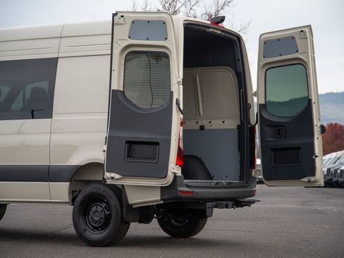 New 2026 Mercedes-Benz Sprinter 2500 image 10