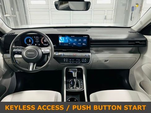 Used 2025 Hyundai Kona SEL image 4