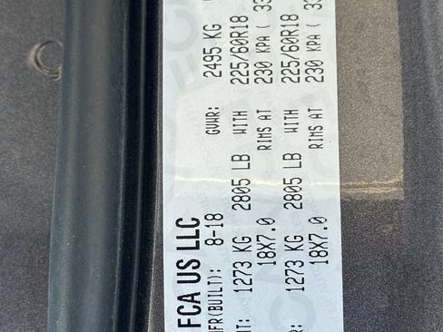 Used 2019 Jeep Cherokee Limited image 16