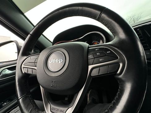 Used 2019 Jeep Grand Cherokee Altitude image 21