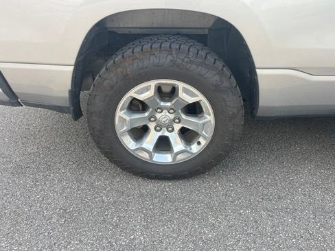 Used 2019 RAM 1500 Big Horn AWD/4WD image 18