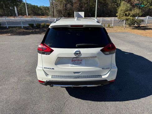 Used 2019 Nissan Rogue SL w/ Premium Package image 5