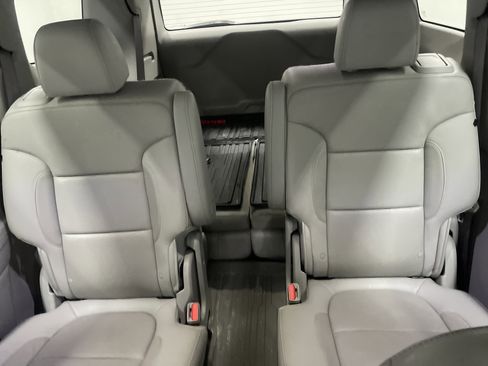 Used 2020 GMC Acadia SLT w/ LPO, Floor Liner Package image 11