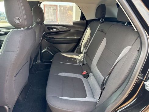 Used 2025 Chevrolet TrailBlazer LT w/ Convenience Package FWD image 8