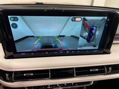 New 2026 Lincoln Aviator AWD image 12