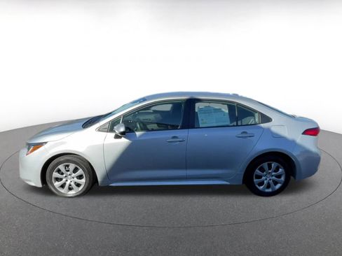 Used 2025 Toyota Corolla LE image 9