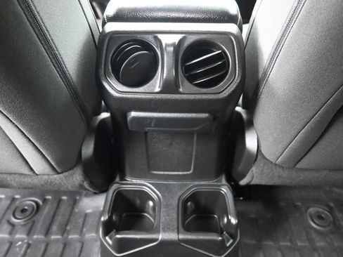 Used 2018 Jeep Wrangler Unlimited Sport AWD/4WD image 24