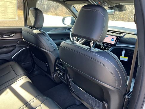 New 2026 Jeep Grand Cherokee Limited image 13