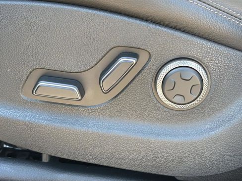 Certified 2026 Genesis GV70 2.5T AWD/4WD image 16