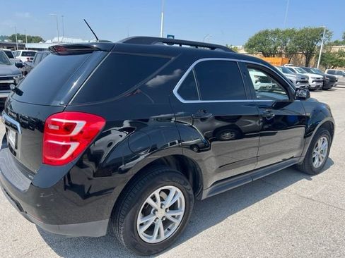 Used 2017 Chevrolet Equinox LT w/ Convenience Package FWD image 3