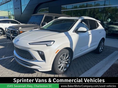 Used 2025 Buick Encore GX Avenir w/ Avenir Convenience Package FWD image 1