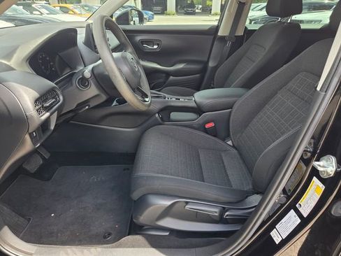 Used 2023 Honda HR-V LX image 3