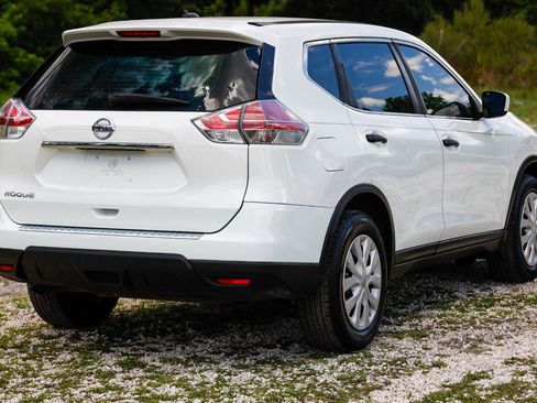 Used 2016 Nissan Rogue S FWD image 11