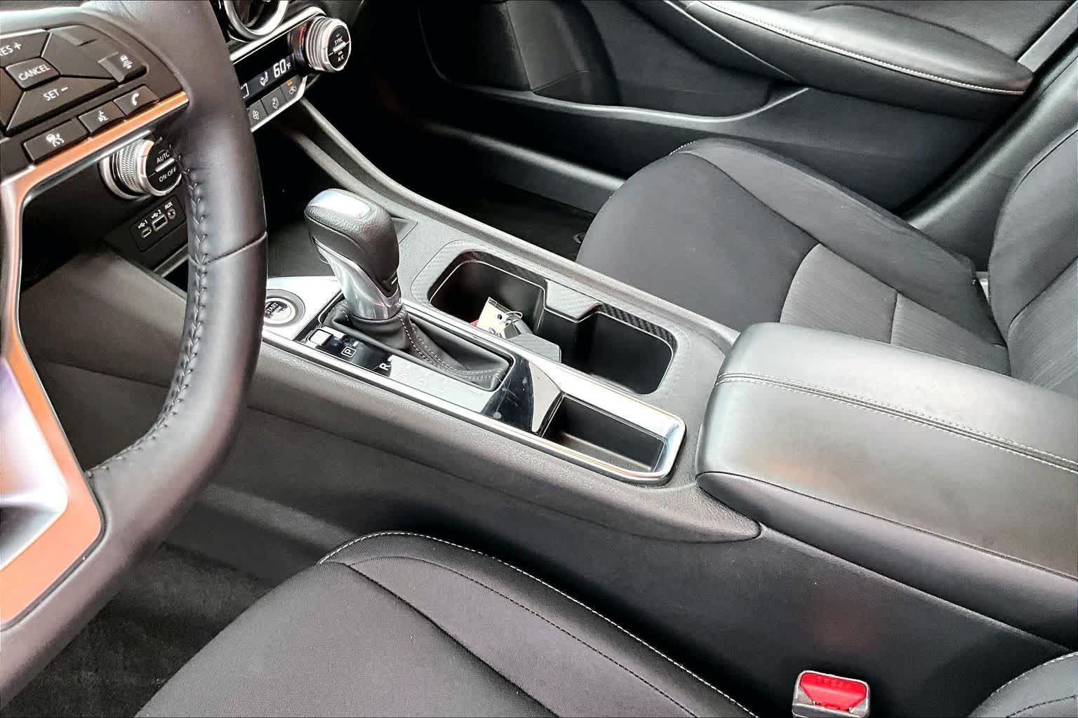 Used 2020 Nissan Sentra SV FWD image 17